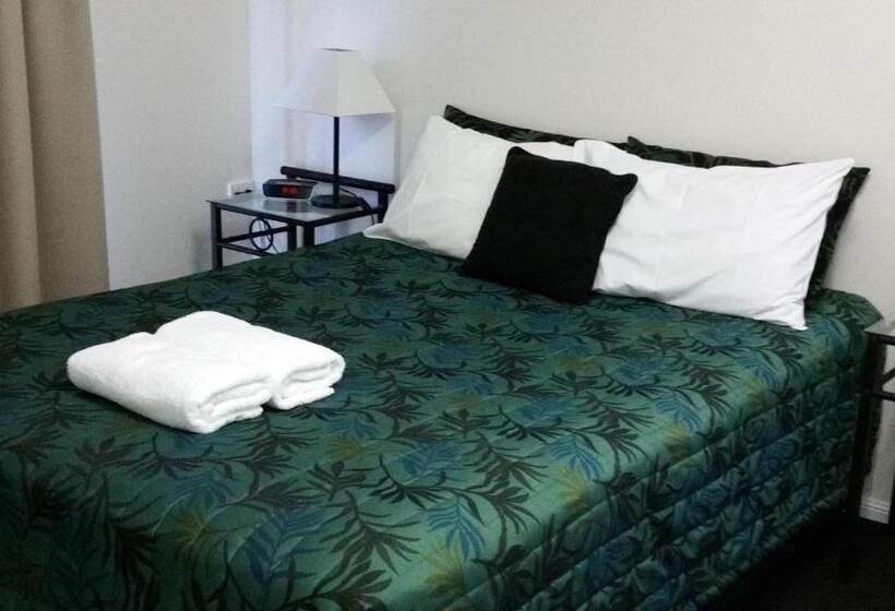 Президентский Люкс, Port Denison Motor Inn