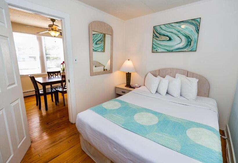 Семейные Апартаменты 3 Спальни, Daytona Inn And Suites