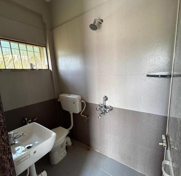Номер Стандарт Вид на Бассейн, Shivam Bnb Mandrem Resort