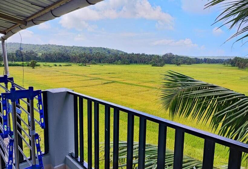 ファミリーステューディオ, Shivam Bnb Mandrem Resort