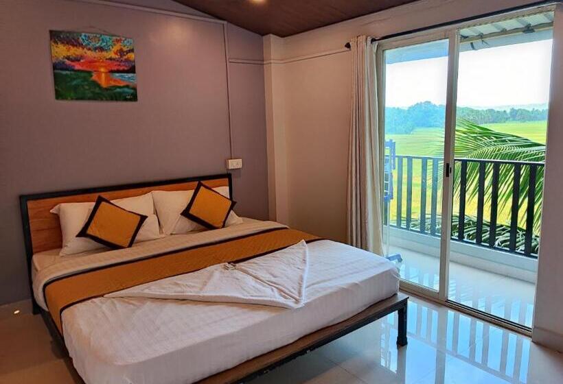 Номер Стандарт Вид на Бассейн, Shivam Bnb Mandrem Resort