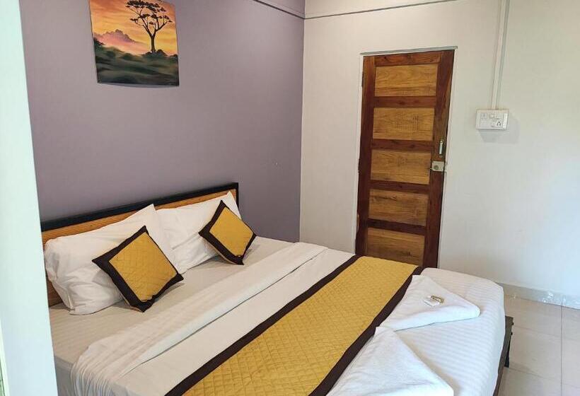 Номер Стандарт Вид на Бассейн, Shivam Bnb Mandrem Resort
