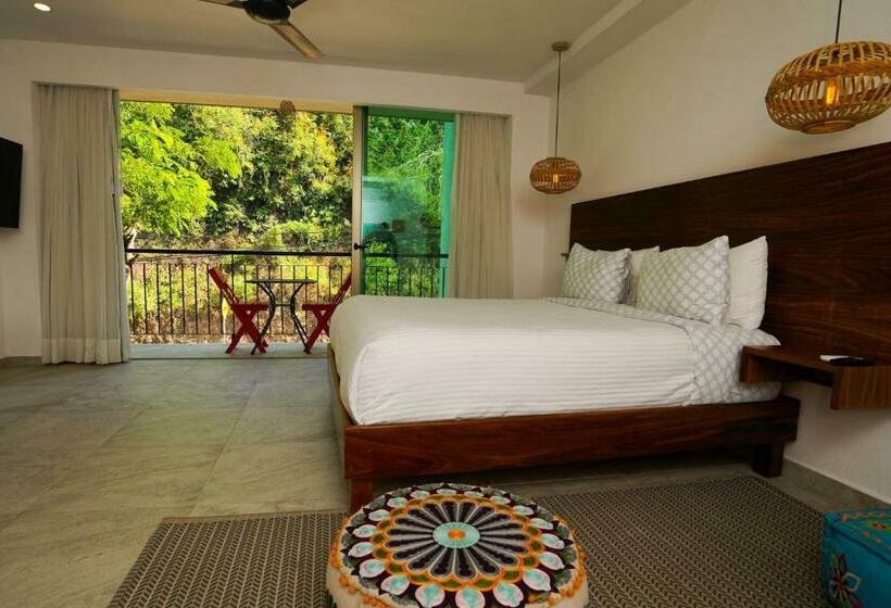 Standard Værelse til 4 pers. med Balkon, Puerto Sayulita