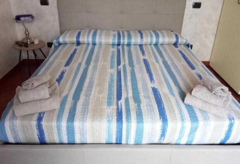 اتاق لوکس با بالکن, B&b Borgo Dei Fiori