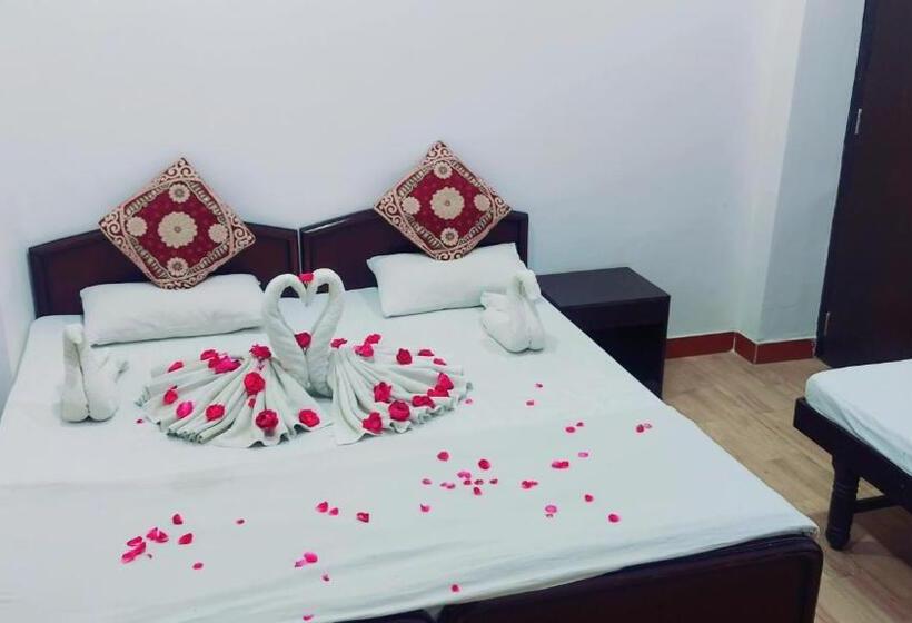 اتاق استاندارد, The Royal Lake View Villa