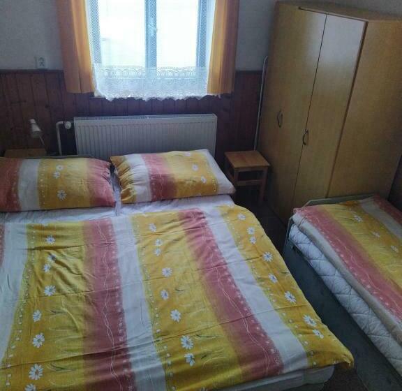 Номер Стандарт Трехместный, Penzion Borovice