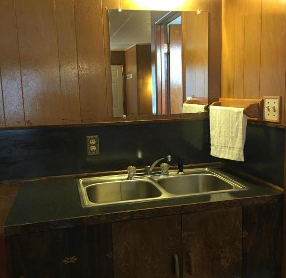 اتاق استاندارد سه نفره, Angeles Motel