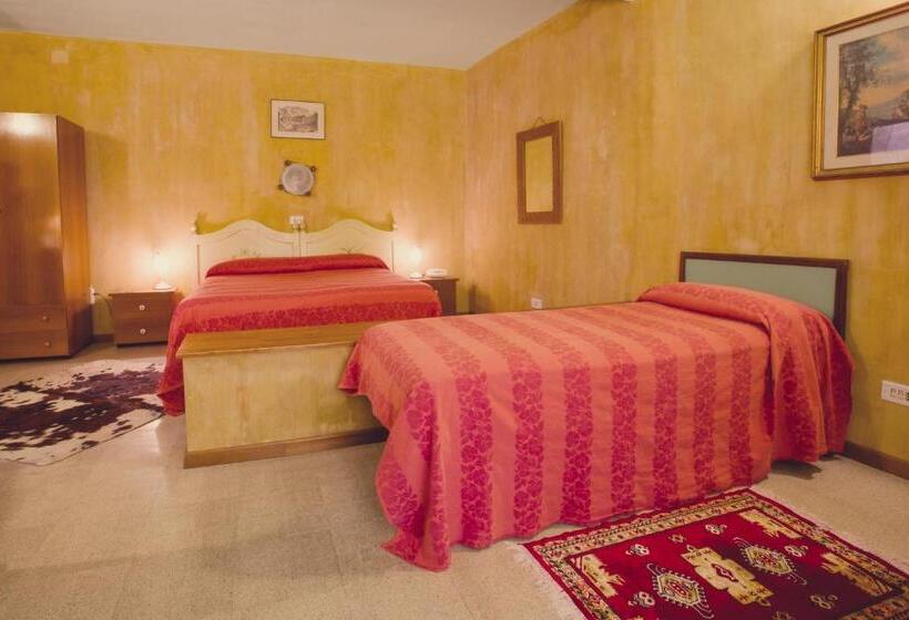 اتاق استاندارد سه نفره, Centrale