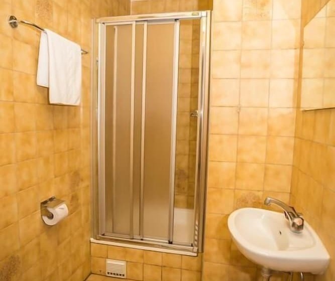 اتاق استاندارد, Des Tourelles