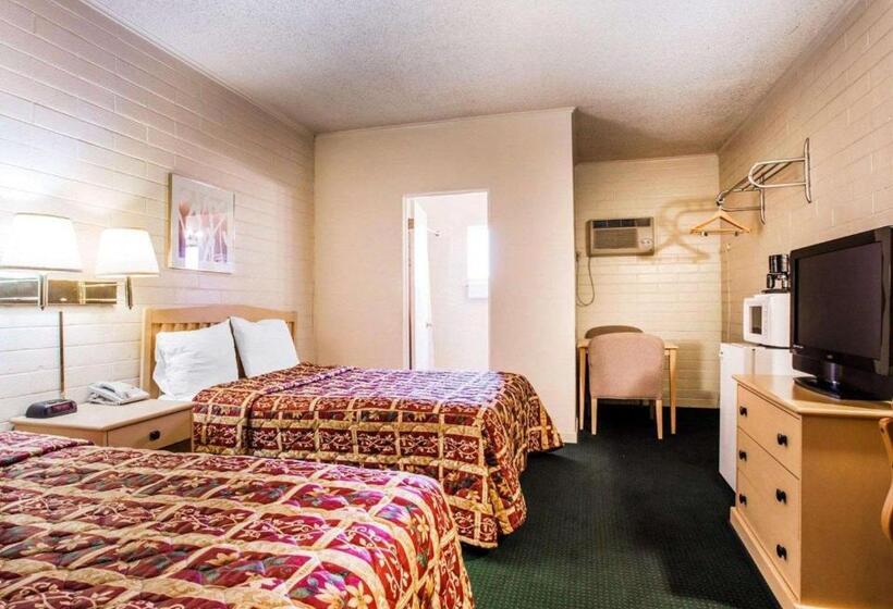 Номер Стандарт 2 Двуспальные Кровати, Jefferson Inn