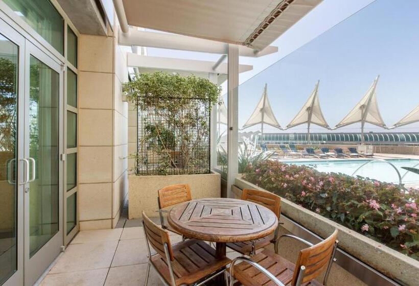 Suite Pat King, Omni San Diego