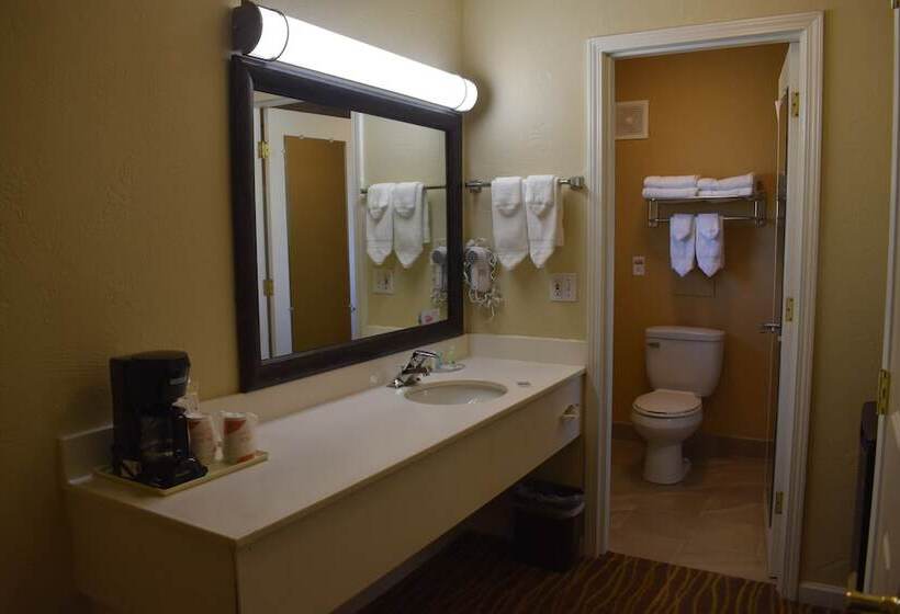 Люкс, Quality Inn & Suites At Coos Bay