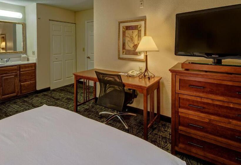 Люкс Deluxe 2 Спальни, Staybridge Suites Denver   Cherry Creek, An Ihg