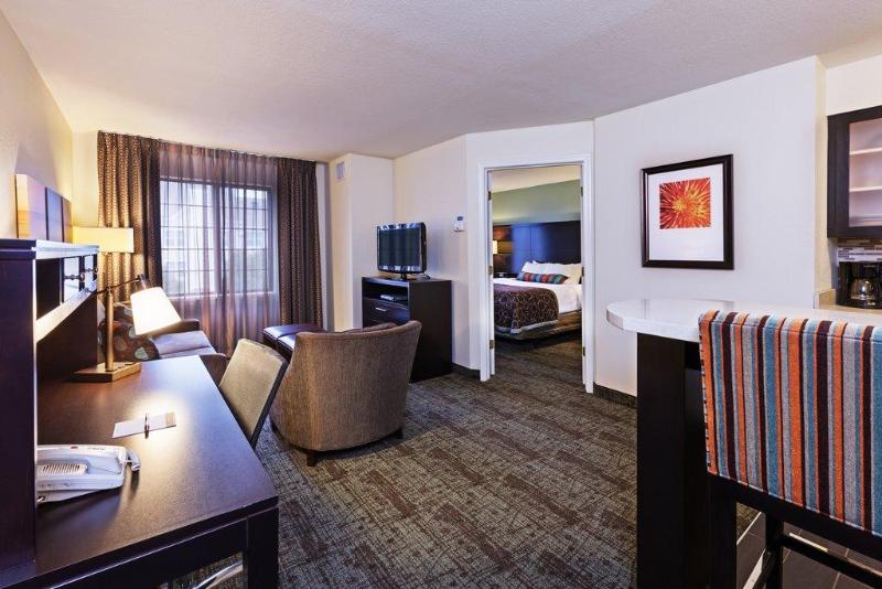 سوئیت با تخت بزرگ, Staybridge Suites Tulsa Woodland Hills, An Ihg