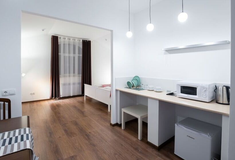 디럭스 스튜디오, Guest House Agrodom