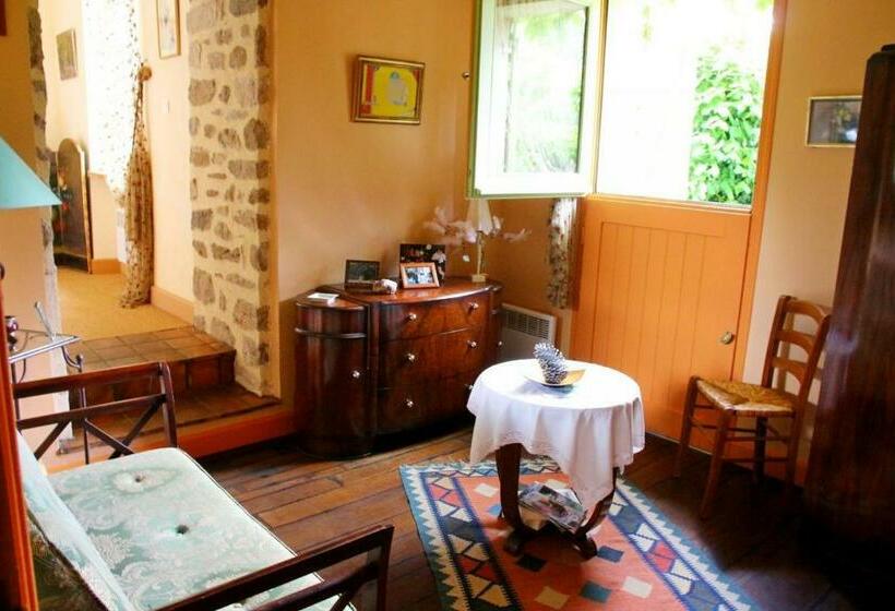 Люкс Вид на Сад, Chez Claire