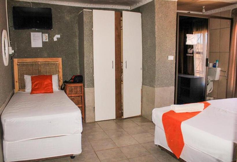 Номер Стандарт Трехместный, Godmill City Guesthouse