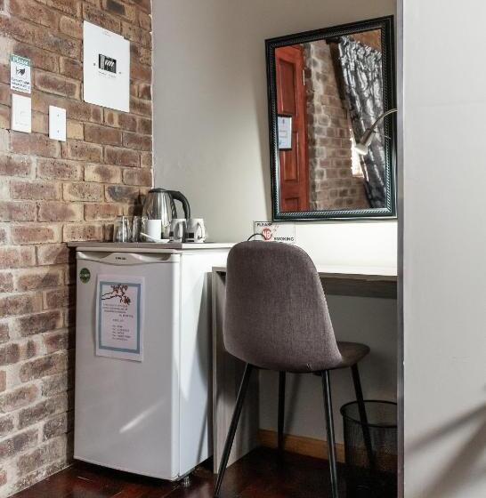 Номер Стандарт, Bastille De Blignaut B&b