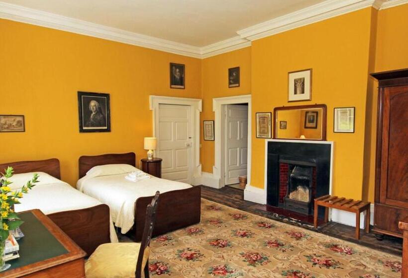 스탠다드 룸, Roundwood House
