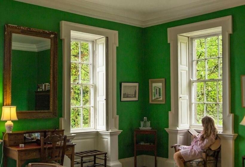 스탠다드 룸, Roundwood House
