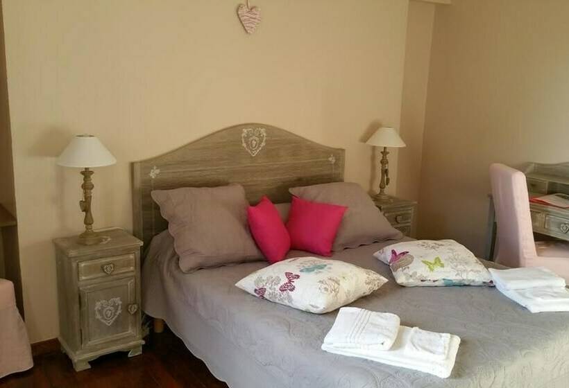Romantic Room, Le Couvent De Nauviale