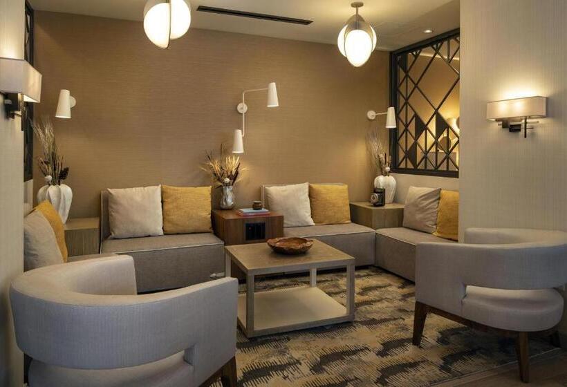 Номер Клуб, Sheraton Grand Sacramento