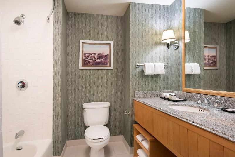 Номер Клуб, Sheraton Grand Sacramento