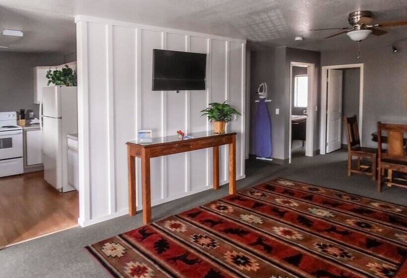 Номер Стандарт 2 Двуспальные Кровати, Travelodge By Wyndham Gardiner Yellowstone Park North Entr