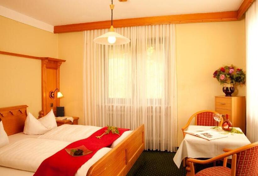 Номер Стандарт с Балконом, Landhotel Bayerwald