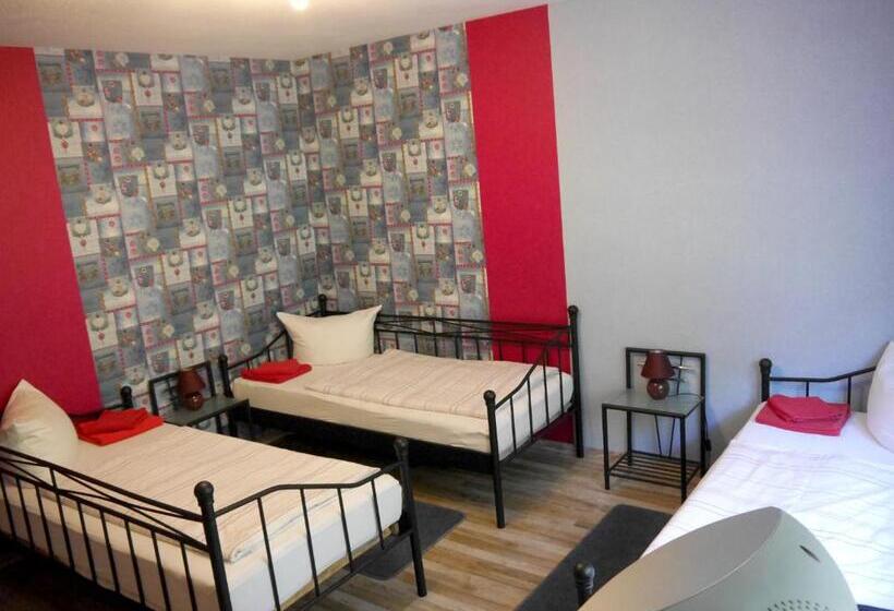 Номер Стандарт Трехместный, Gästehaus Zimmer Frei