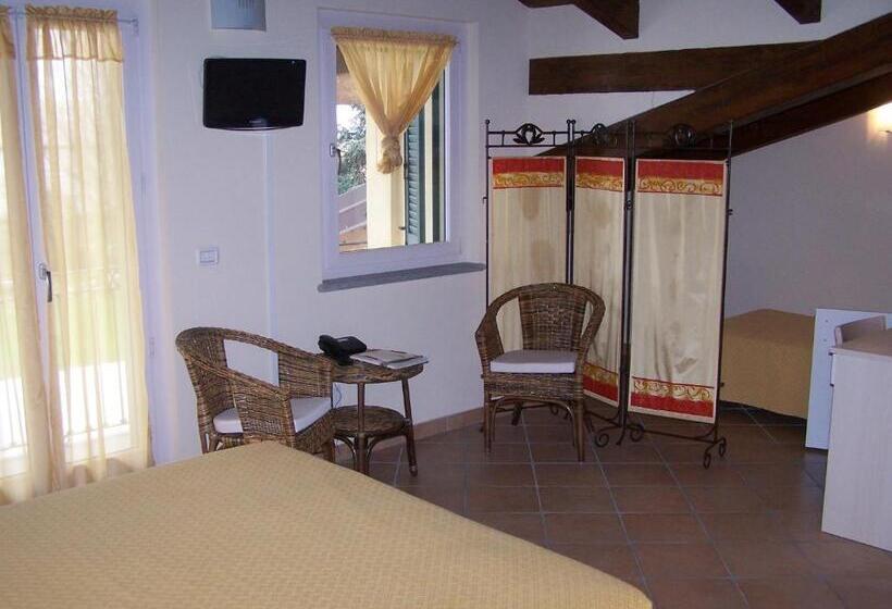 Номер Стандарт Трехместный, Ristorante La Torretta