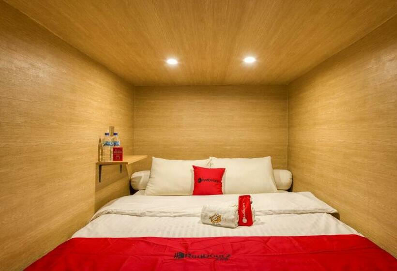 Кровать в Общей Комнате, Reddoorz Hostel Near Malang Train Station 3