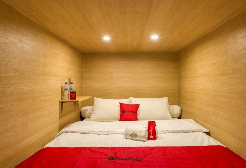 Кровать в Общей Комнате, Reddoorz Hostel Near Malang Train Station 3