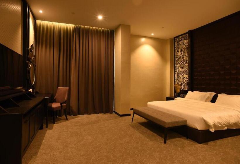 سوییت لوکس, Vangohh Eminent Hotel & Spa