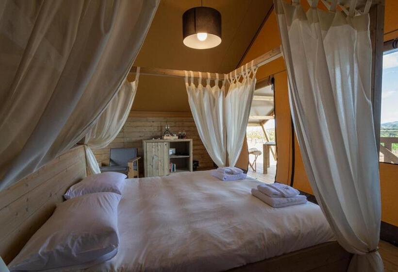 Standard Tent, Castello Di Serragiumenta