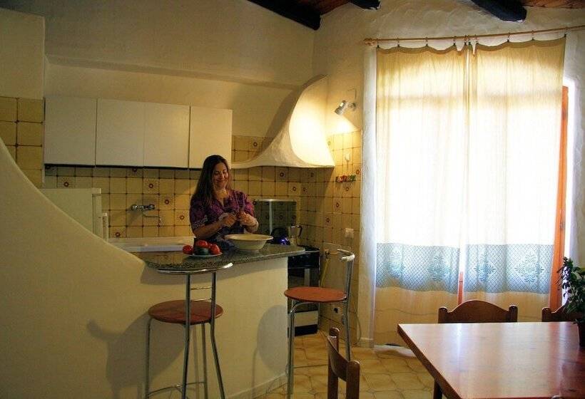Дом 1 Спальня, Sa Fiorida Case Vacanze