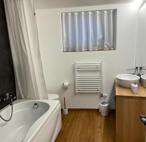 Четырехместный Номер Стандарт, B&b Berninapass
