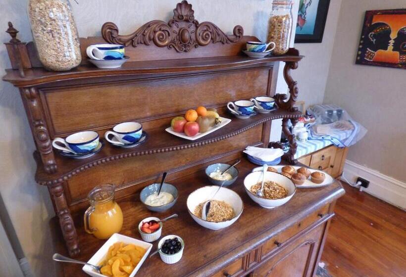 اتاق استاندارد یک نفره, Sahara Guest House