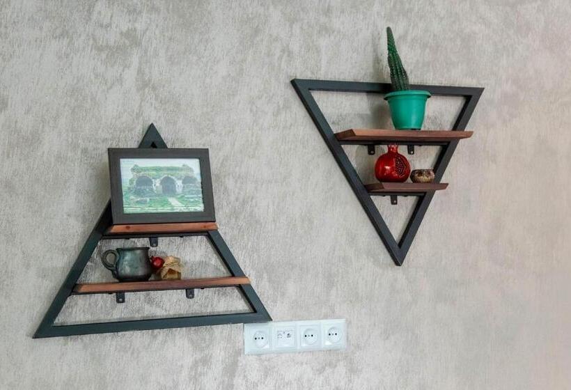 סוויטה משפחתית, V&v