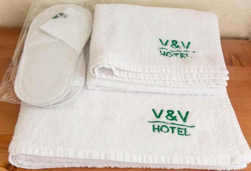 חדר משפחתי נוף להרים, V&v