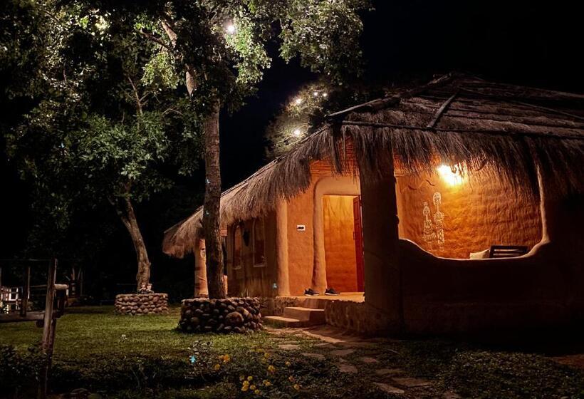 سوییت با چشم‌انداز کوه, The Mudhouse Marayoor
