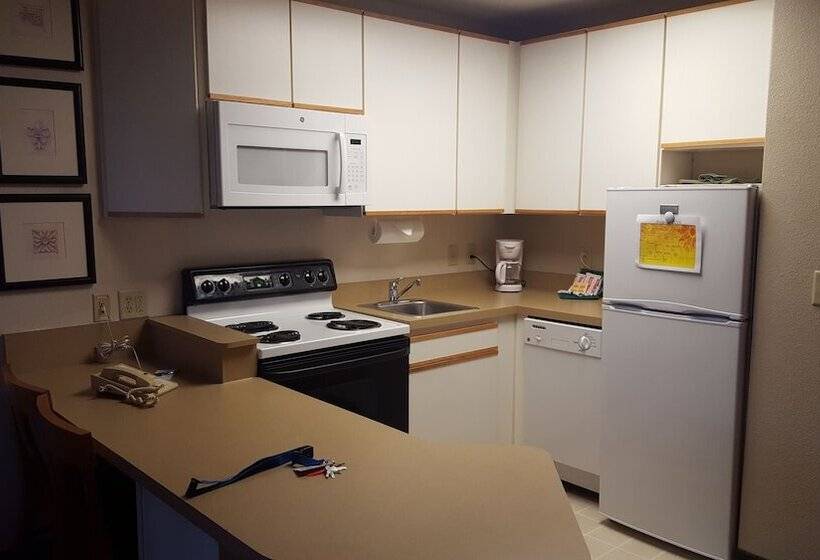 سوئیت برای معلولان, Baymont By Wyndham Wichita East