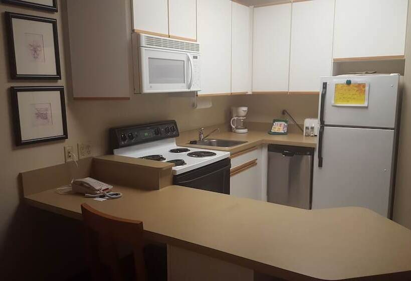 سوئیت برای معلولان, Baymont By Wyndham Wichita East