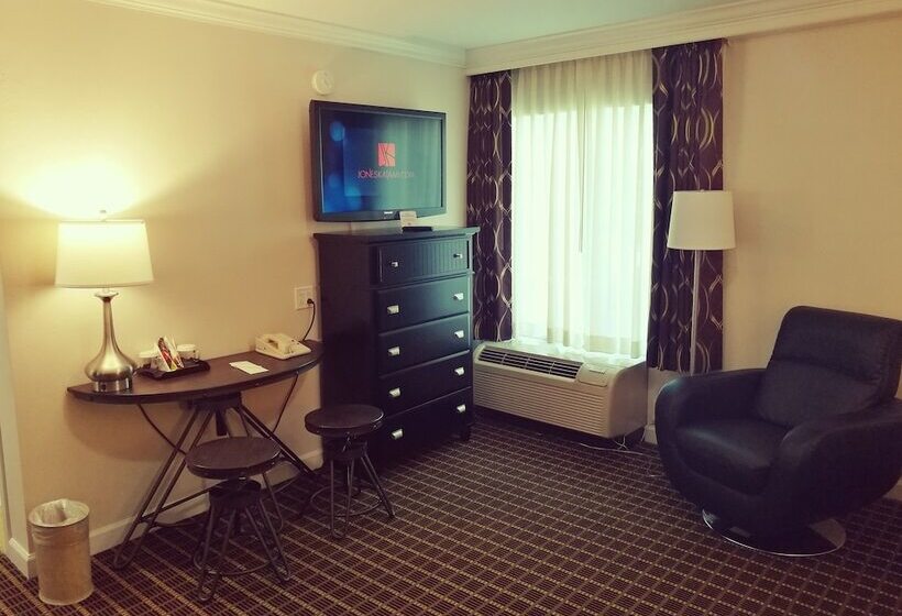 Номер Superior, The Wilshire Grand