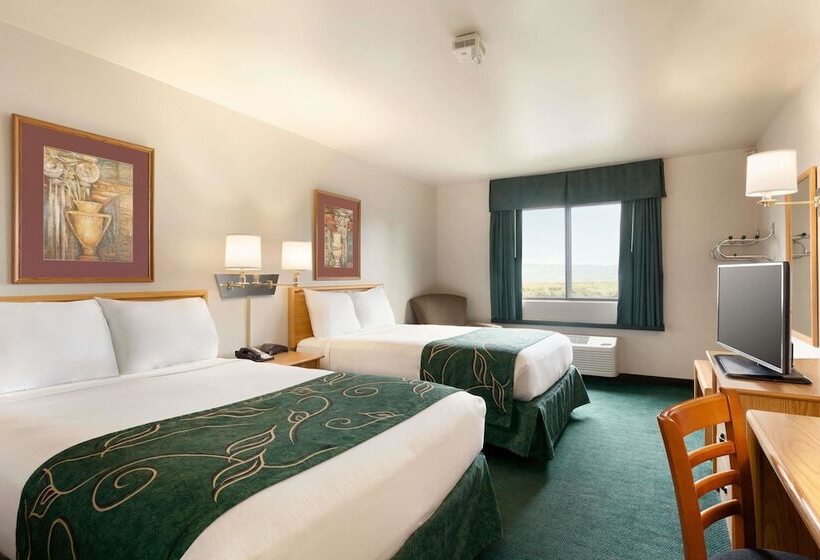 Номер Стандарт 2 Двуспальные Кровати, Travelodge By Wyndham Milford