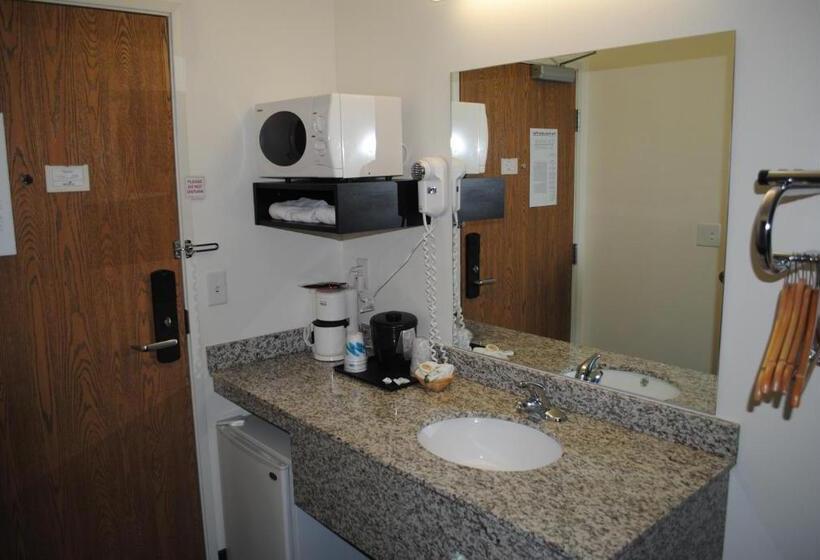Номер Стандарт, Travelodge By Wyndham Milford
