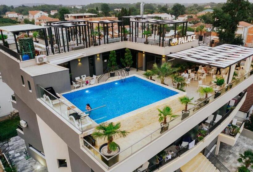 اتاق لوکس با بالکن, Am Palace