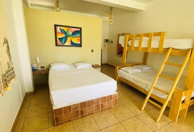 اتاق استاندارد چهار تخته, El Refugio De Vichayito
