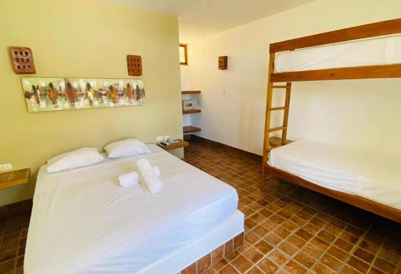 اتاق استاندارد چهار تخته, El Refugio De Vichayito