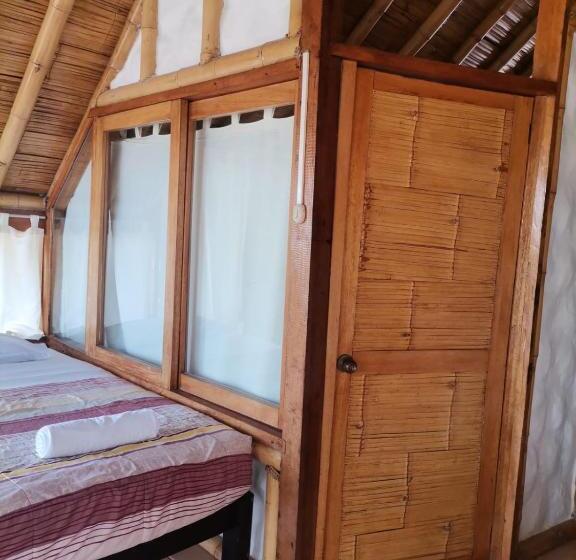 اتاق خانوادگی با چشم‌انداز باغ, El Refugio De Vichayito